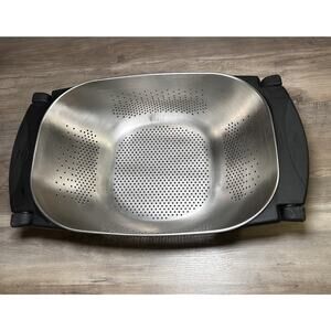OXO Good Grips Convertible Colander Strainer Over The Sink